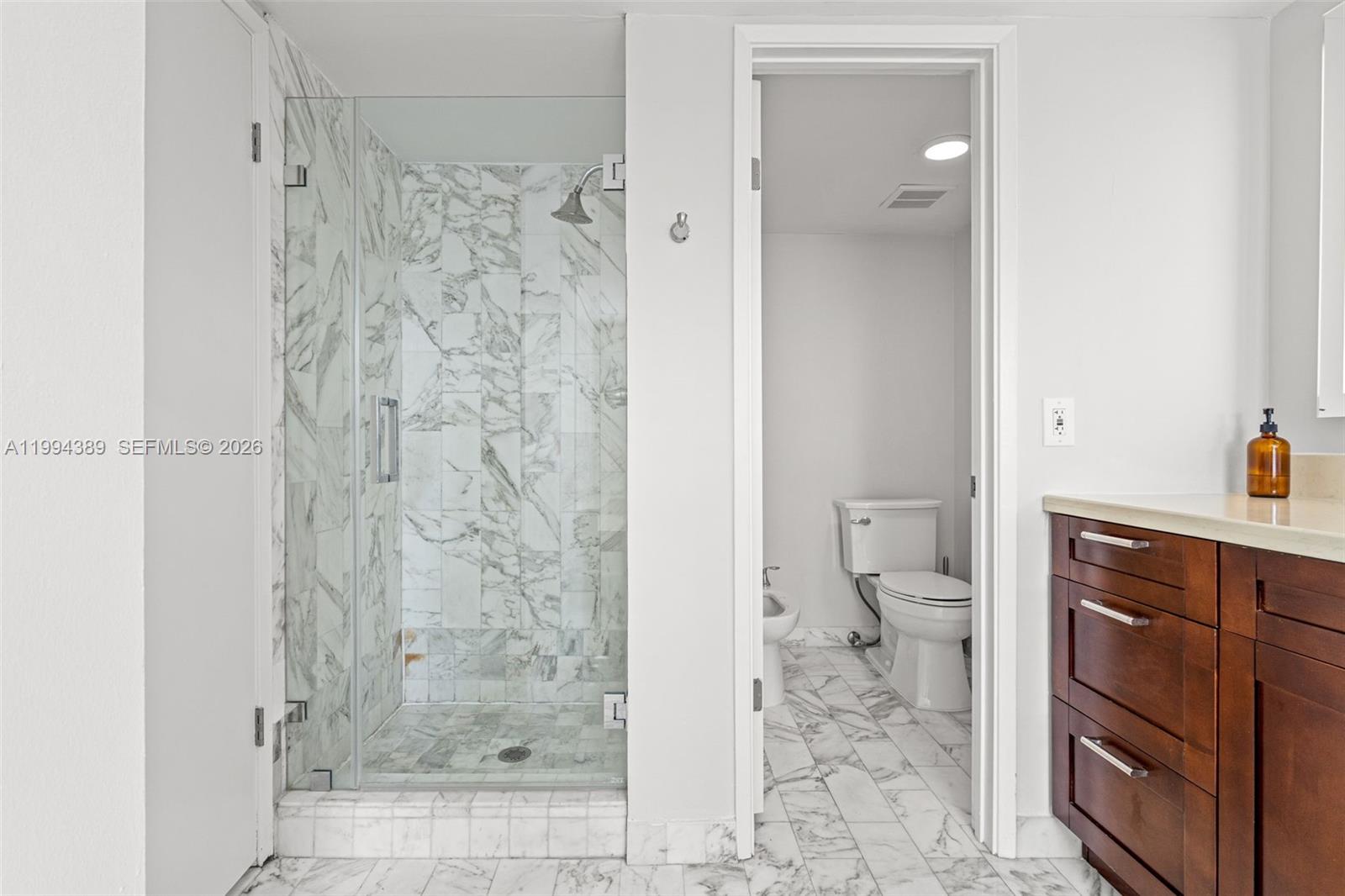 THE SURF CONDO - Residential Lease