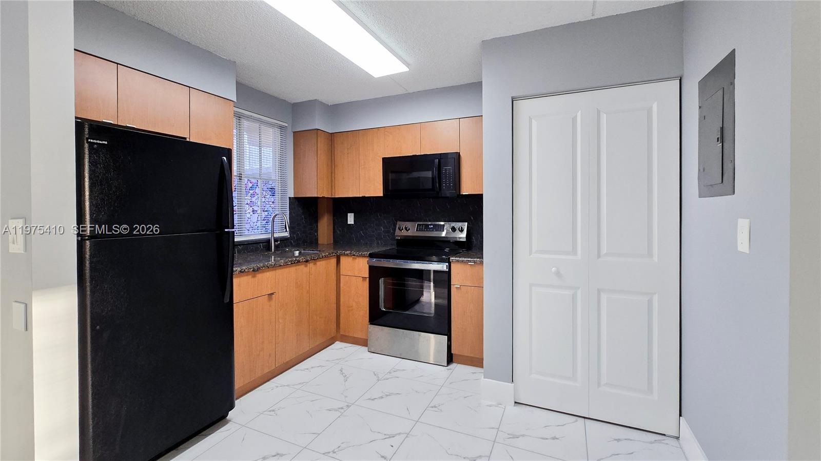 MIRASSOU CONDO - Residential Lease