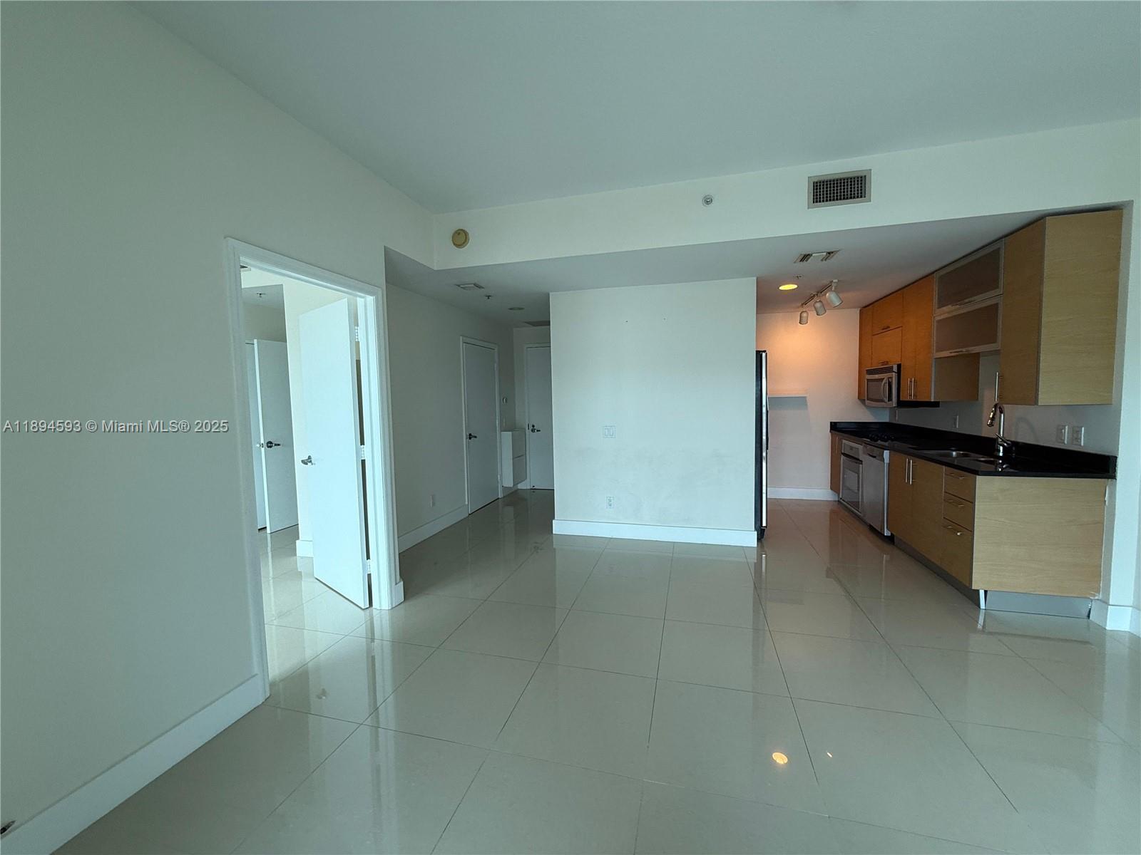 INFINITY AT BRICKELL COND - Residential Lease