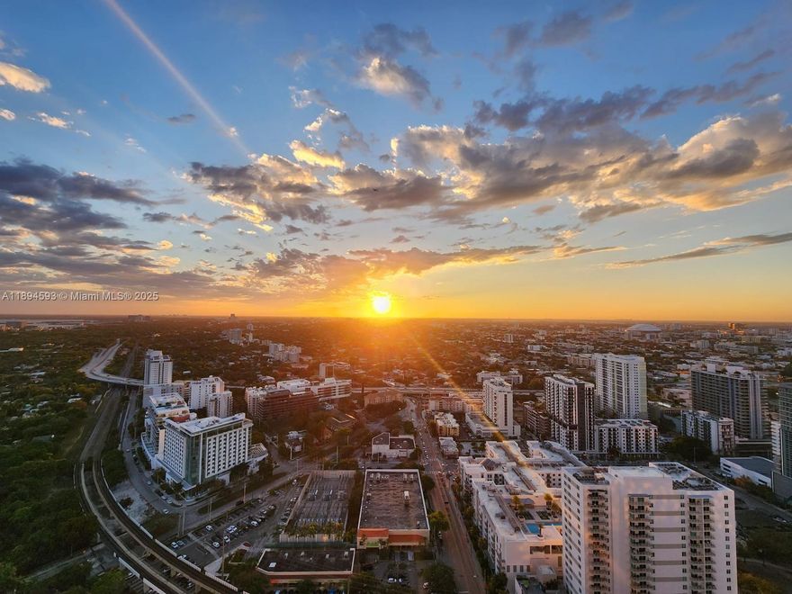 Spectacular flat unit, one bedroom, one bathroom, Italian Kitchen cabinets, granite counter tops, stainless steel appliances, close to restaurants, walking distance to Brickell City Center, Publix, wialgreens, whole food, uxury amenities fitness center, pool, hot tub, party room, game room, Water included paid for condo association, basic internet and cable.