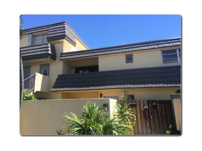 This is a Fannie Mae HomePath Property. Excellent Townhouse in Kendale Lakes with Canal View. Featuring 2 Bedrooms, 2.5 Baths, Freshly Painted, Open Layout, Large Patio Area, Very Nice Condition and Great Community Amenities. Ideal Location near Kendall D rive and Florida's Turnpike. Don't miss an impressive home. This is a must see.