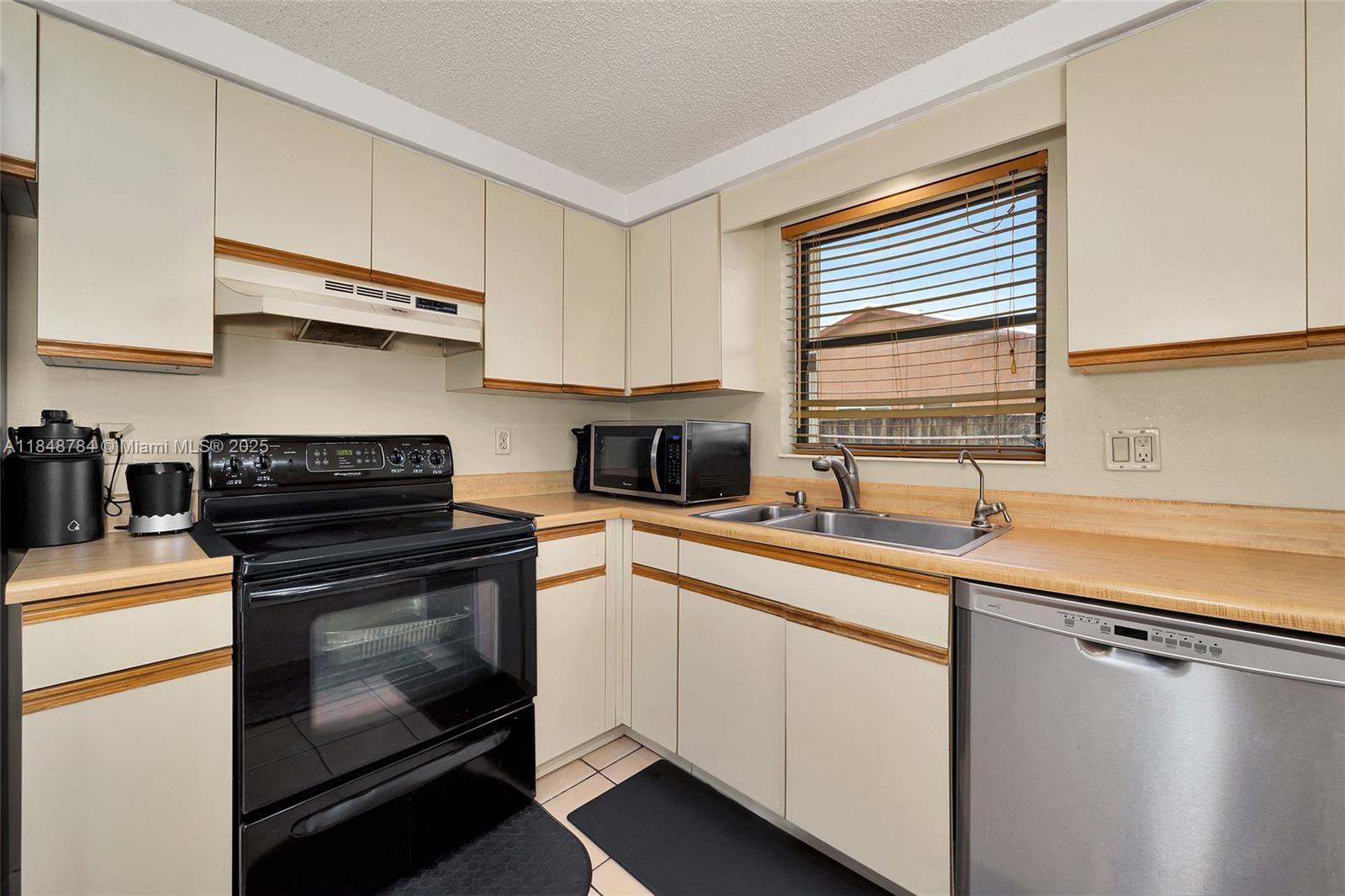 HEFTLER HOMES-TAMARAC - Residential