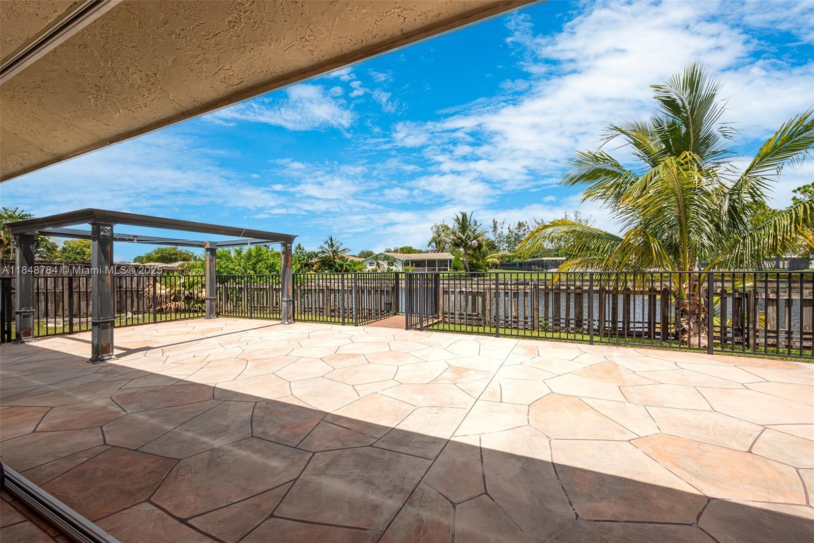 HEFTLER HOMES-TAMARAC - Residential