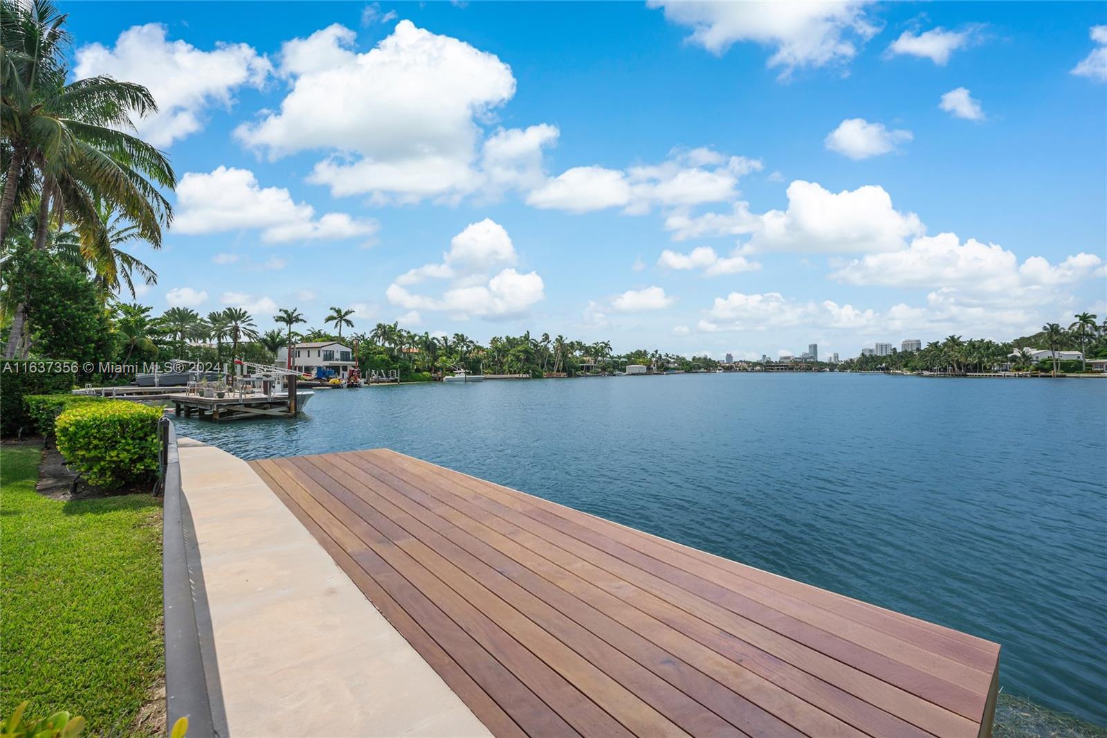 AMD PLAT OF SUNSET LAKE S - Residential