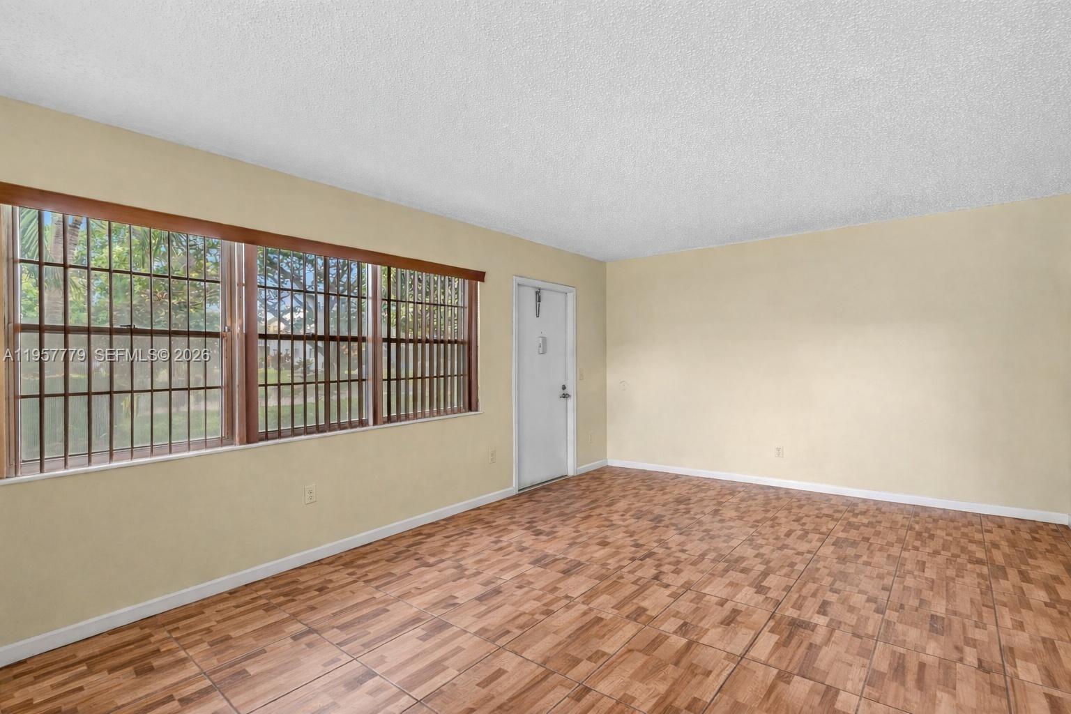 MARKHAM H CONDO - Residential