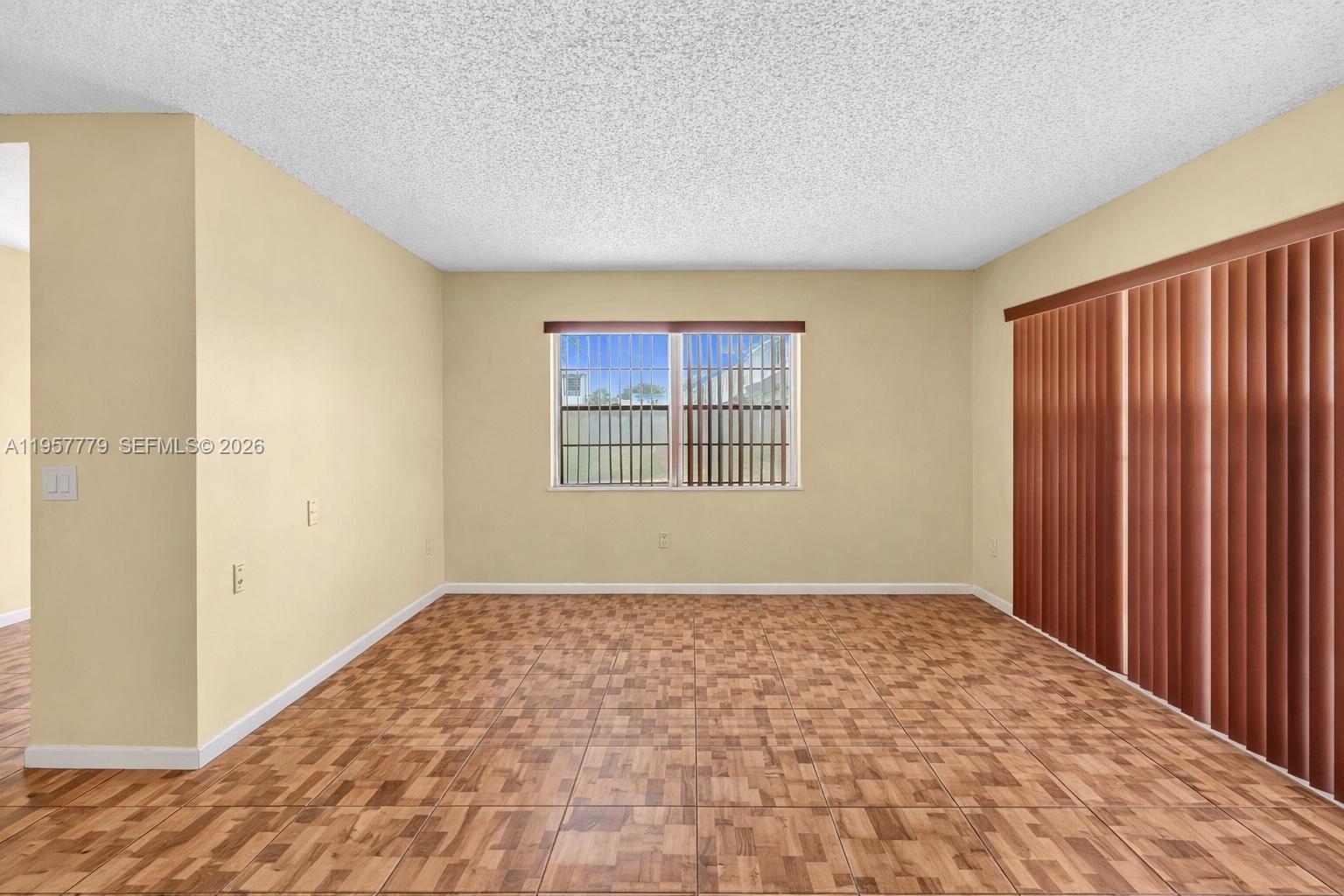 MARKHAM H CONDO - Residential