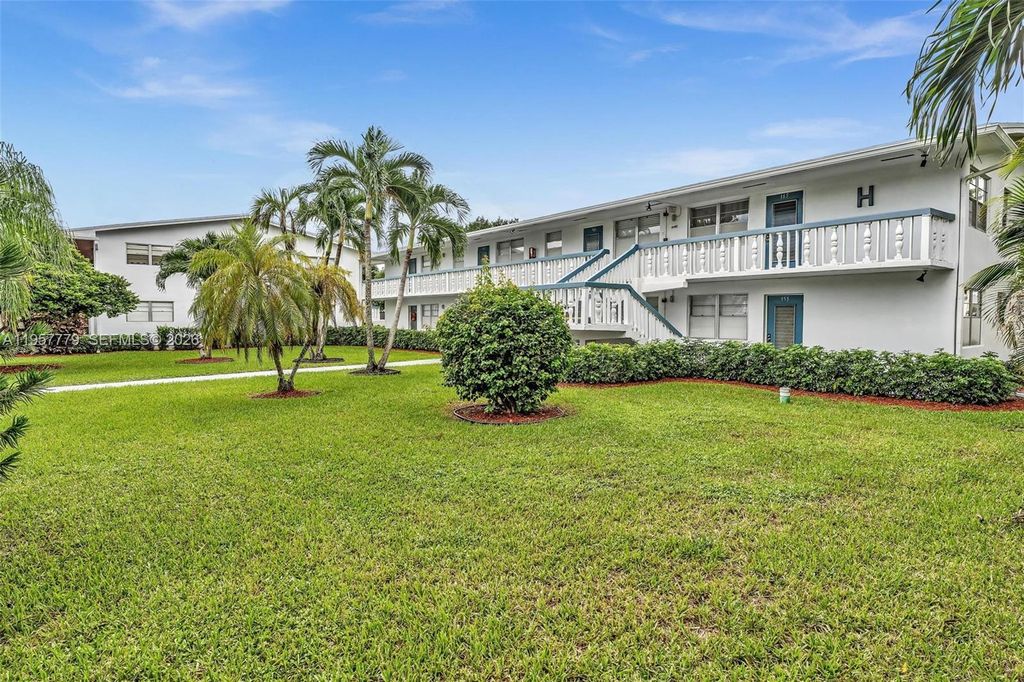Photo of 160 Markham H #160, Deerfield Beach, FL 33442 (MLS # A11957779)