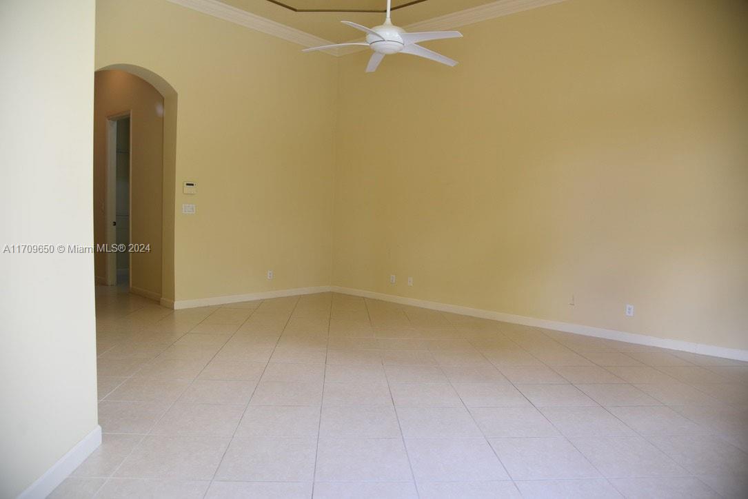 MIRASOL PAR 23 - Residential Lease