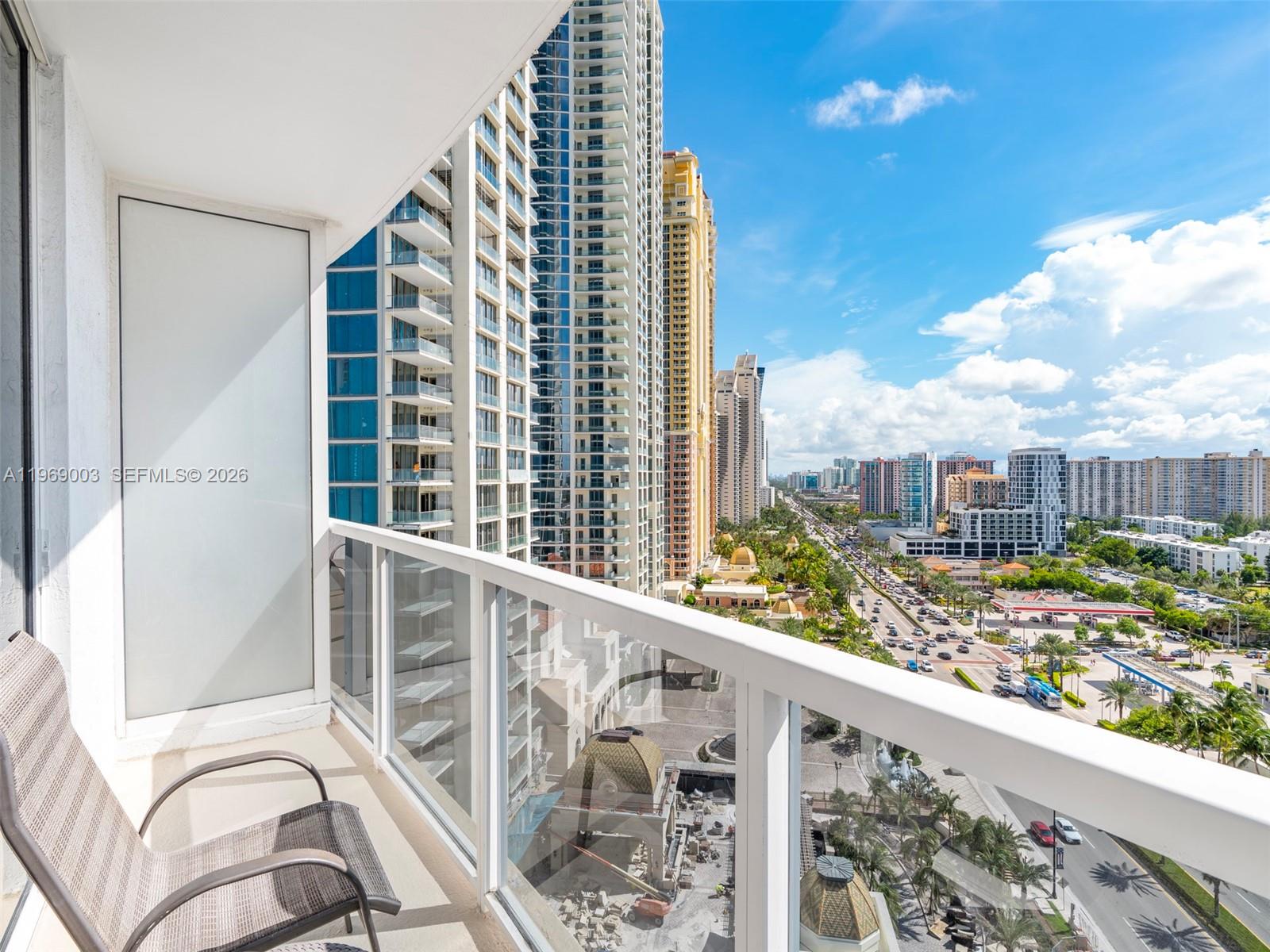 TRUMP INTERNATIONAL SONES - Residential