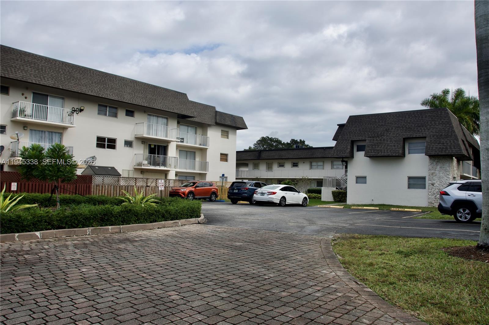 GALLOWOOD CONDO - Residential