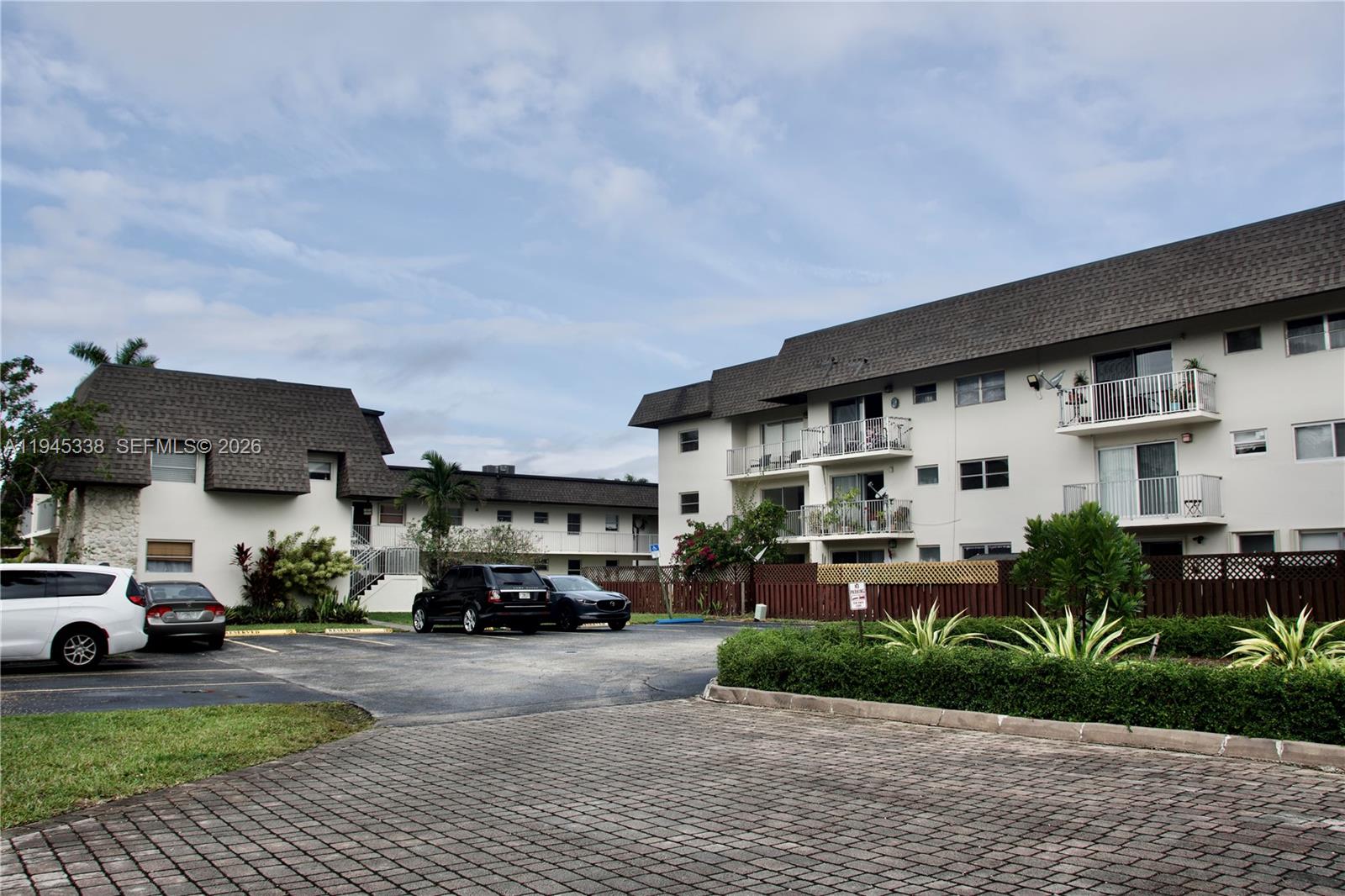 GALLOWOOD CONDO - Residential