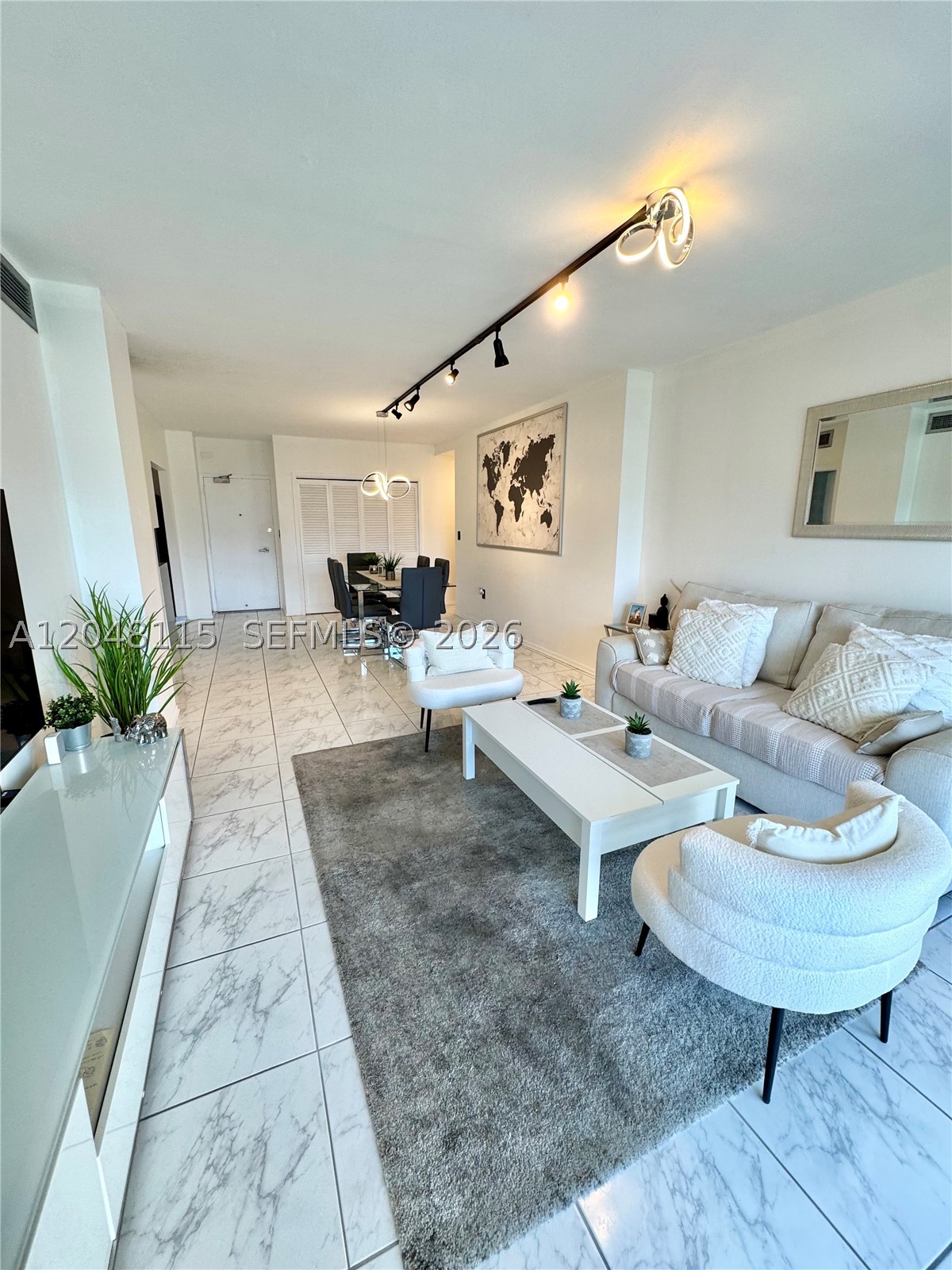300 Bayview Dr 1603