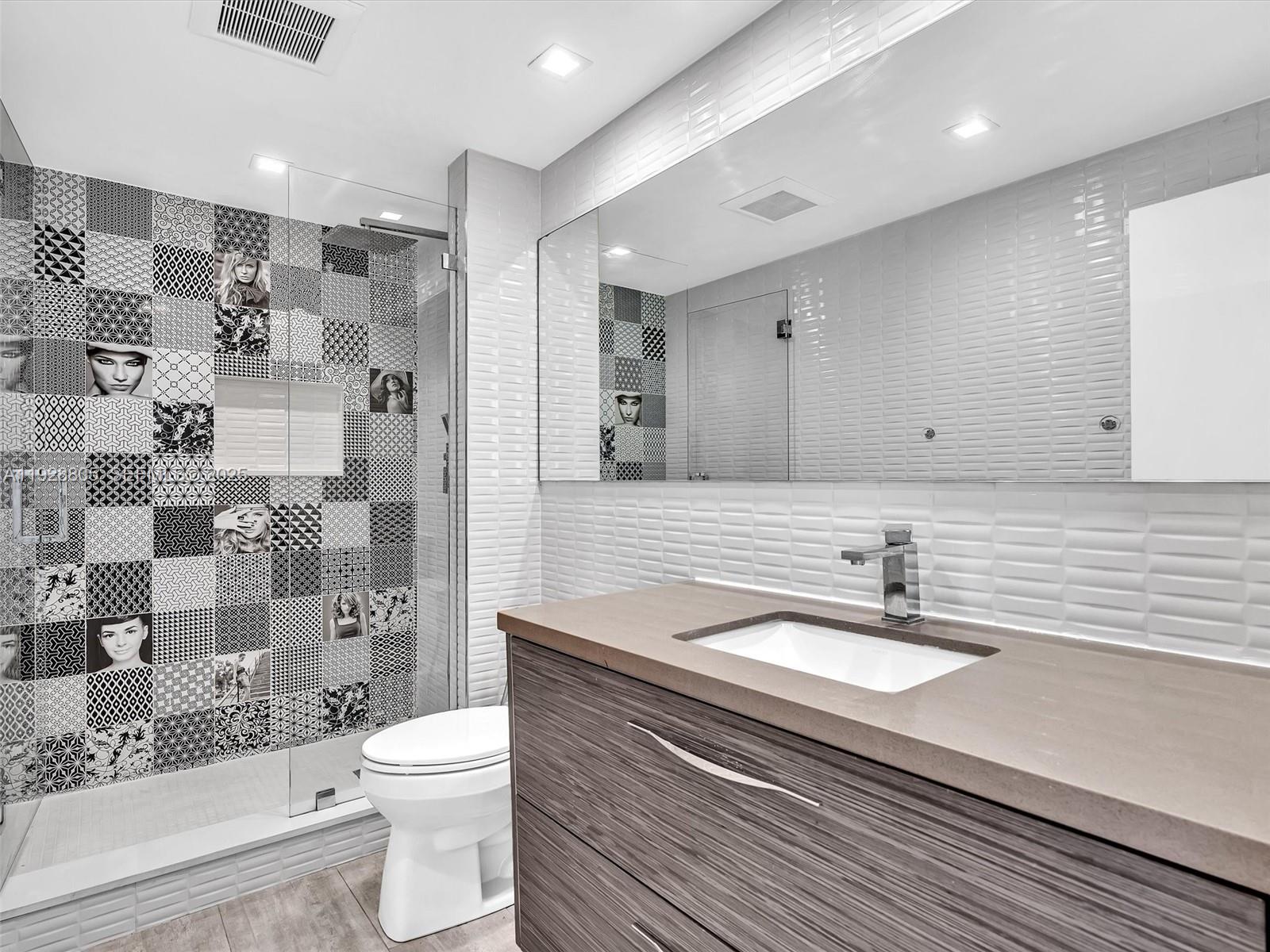 TURNBERRY ISLE SOUTH COND - Residential