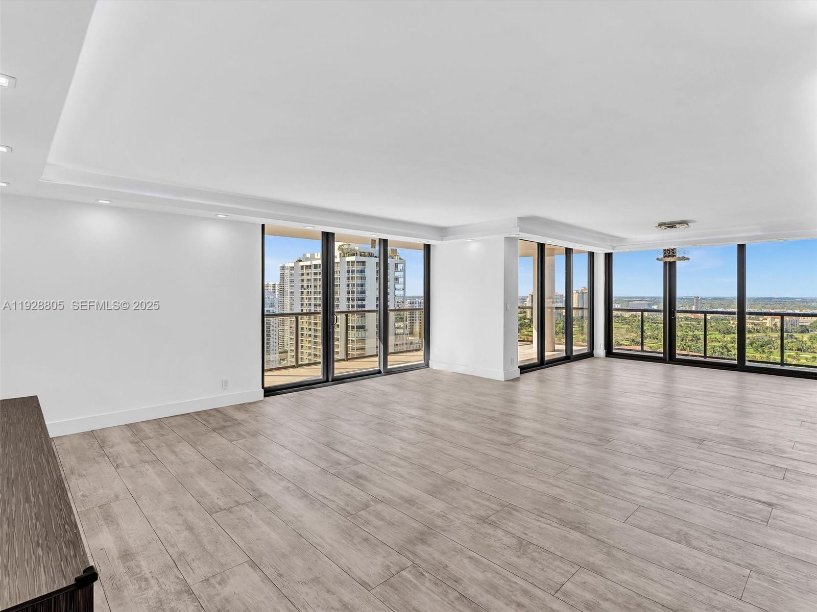 TURNBERRY ISLE SOUTH COND - Residential