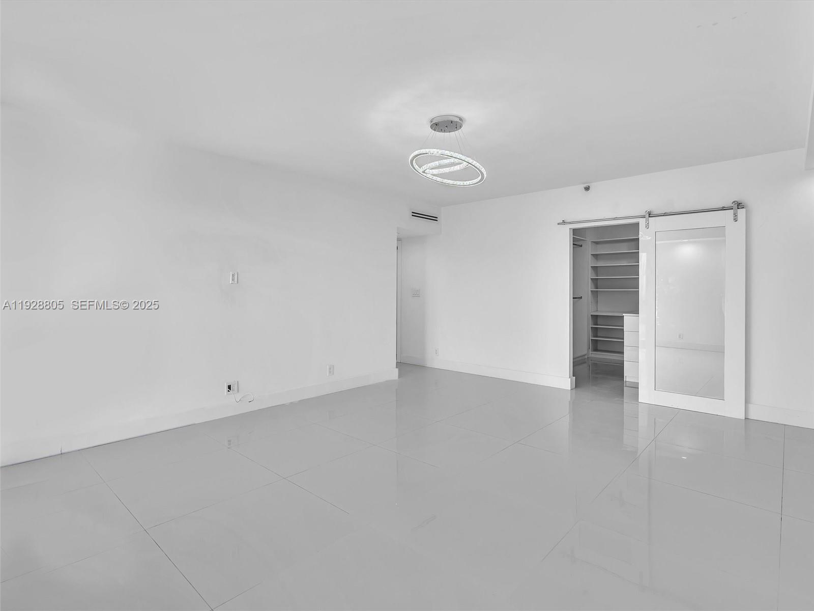 TURNBERRY ISLE SOUTH COND - Residential