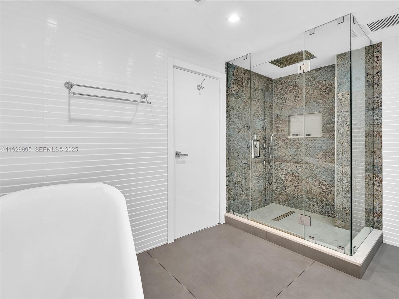 TURNBERRY ISLE SOUTH COND - Residential