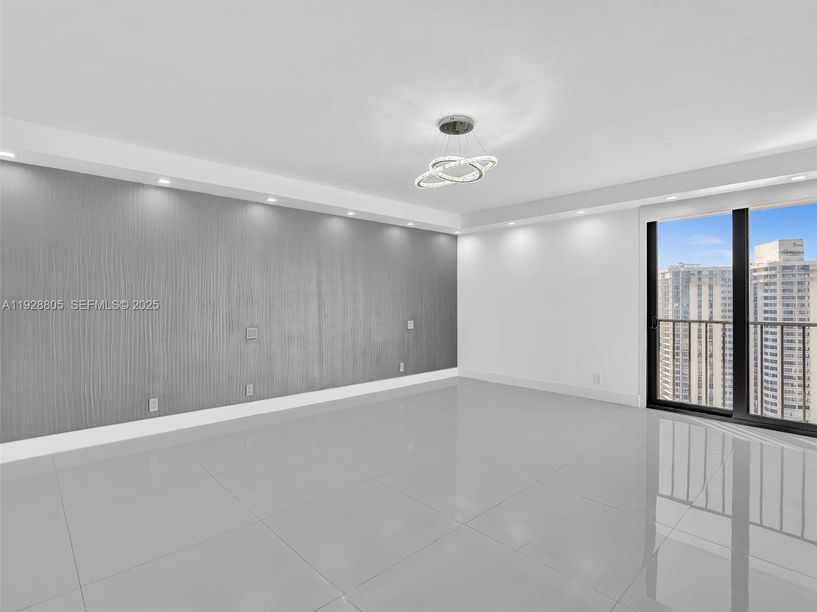 TURNBERRY ISLE SOUTH COND - Residential