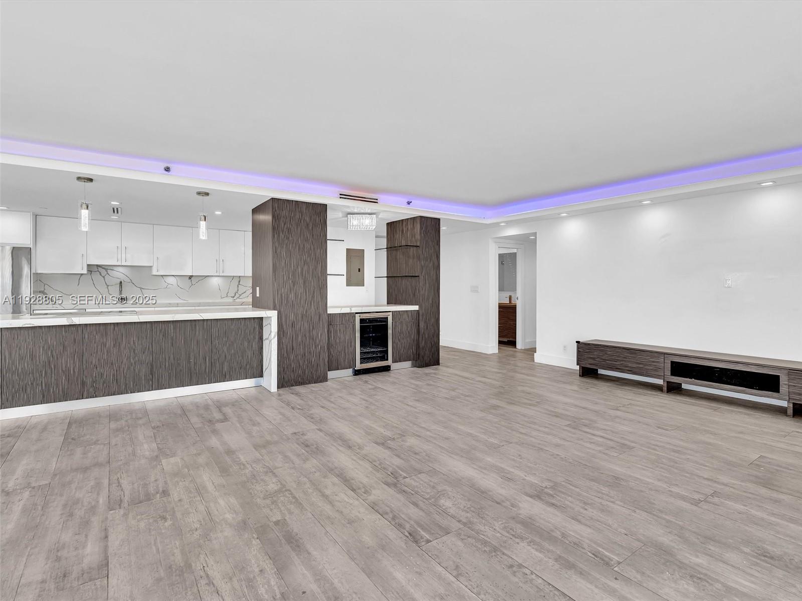 TURNBERRY ISLE SOUTH COND - Residential