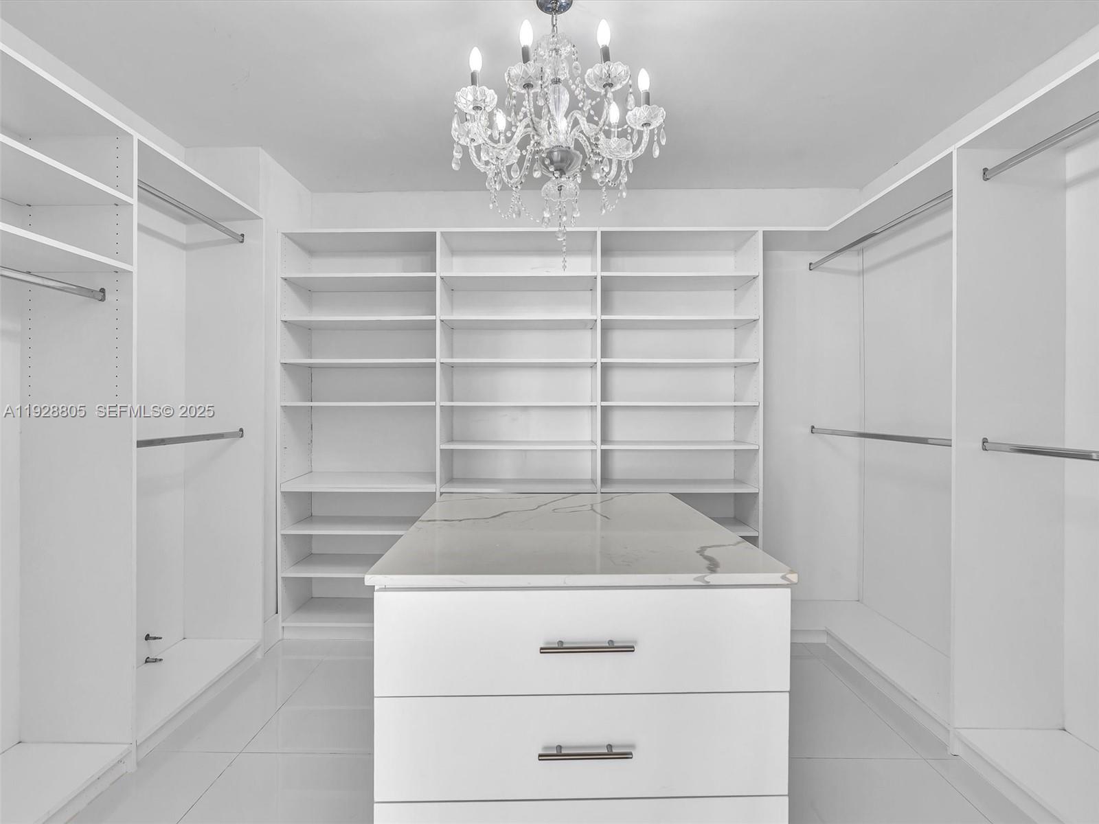 TURNBERRY ISLE SOUTH COND - Residential