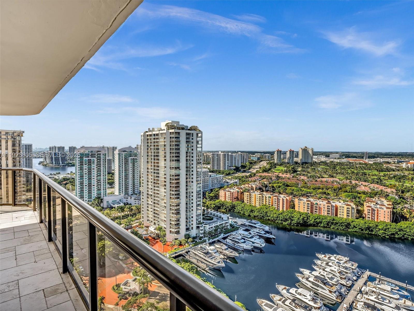 TURNBERRY ISLE SOUTH COND - Residential