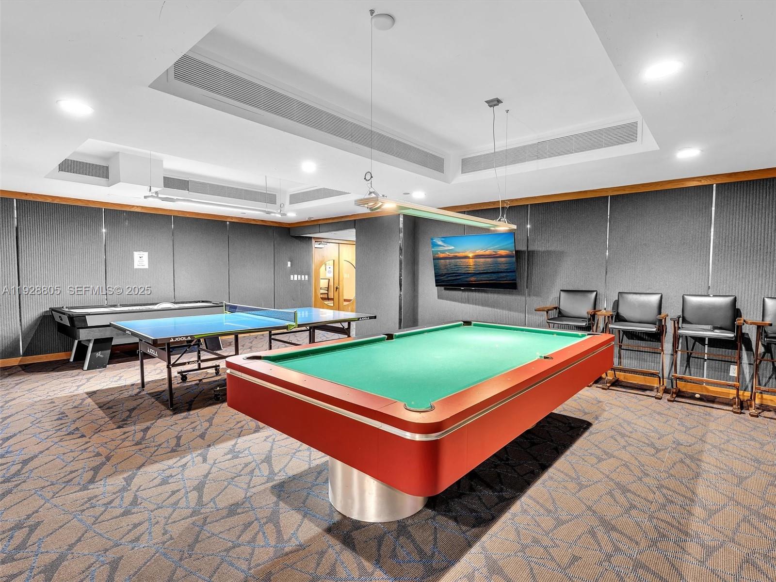 TURNBERRY ISLE SOUTH COND - Residential