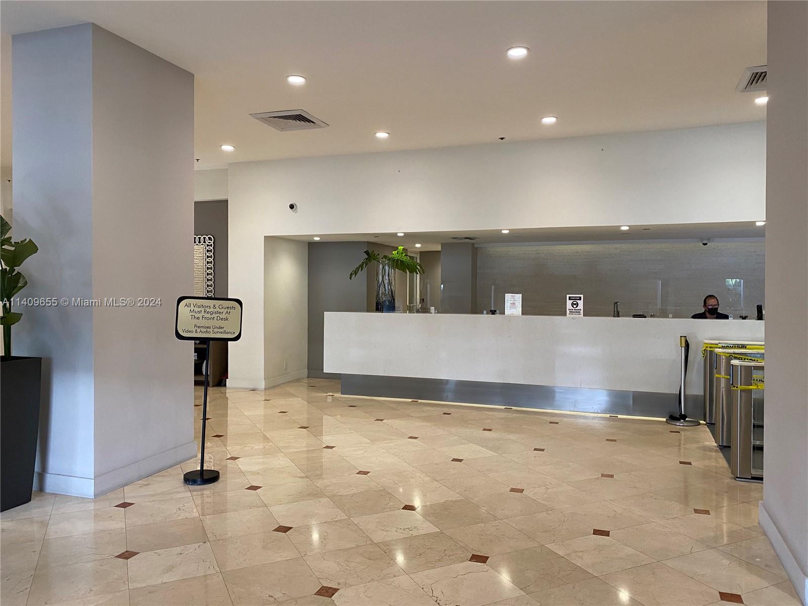 THE DECOPLAGE CONDO - Residential