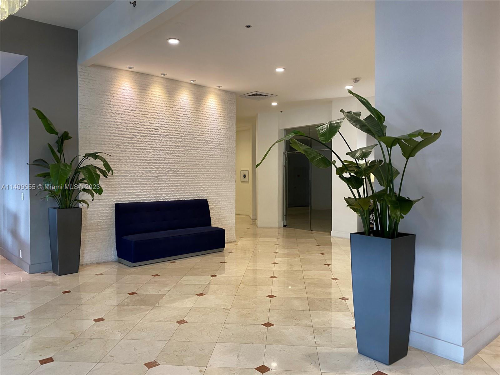 THE DECOPLAGE CONDO - Residential