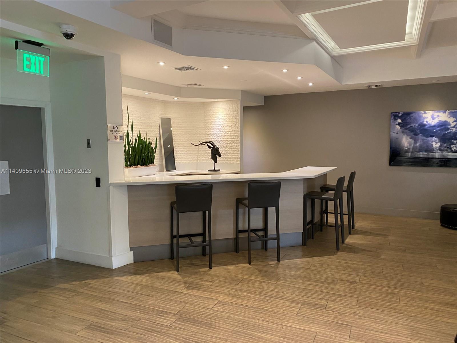 THE DECOPLAGE CONDO - Residential