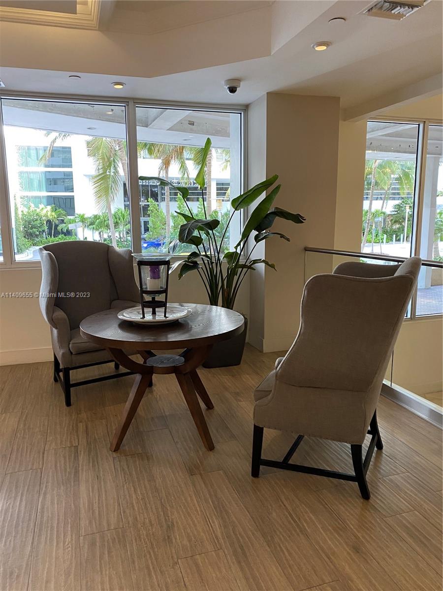 THE DECOPLAGE CONDO - Residential