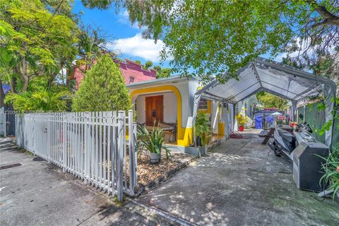 Tiny photo for 219 SW 6th Ave, Miami, FL 33130 (MLS # A12004110)