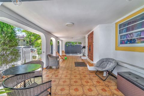 Tiny photo for 219 SW 6th Ave, Miami, FL 33130 (MLS # A12004110)