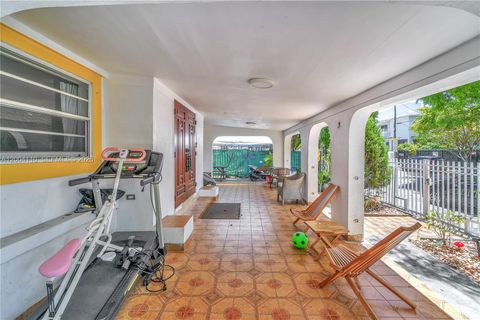 Tiny photo for 219 SW 6th Ave, Miami, FL 33130 (MLS # A12004110)