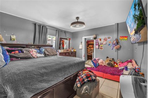 Tiny photo for 219 SW 6th Ave, Miami, FL 33130 (MLS # A12004110)