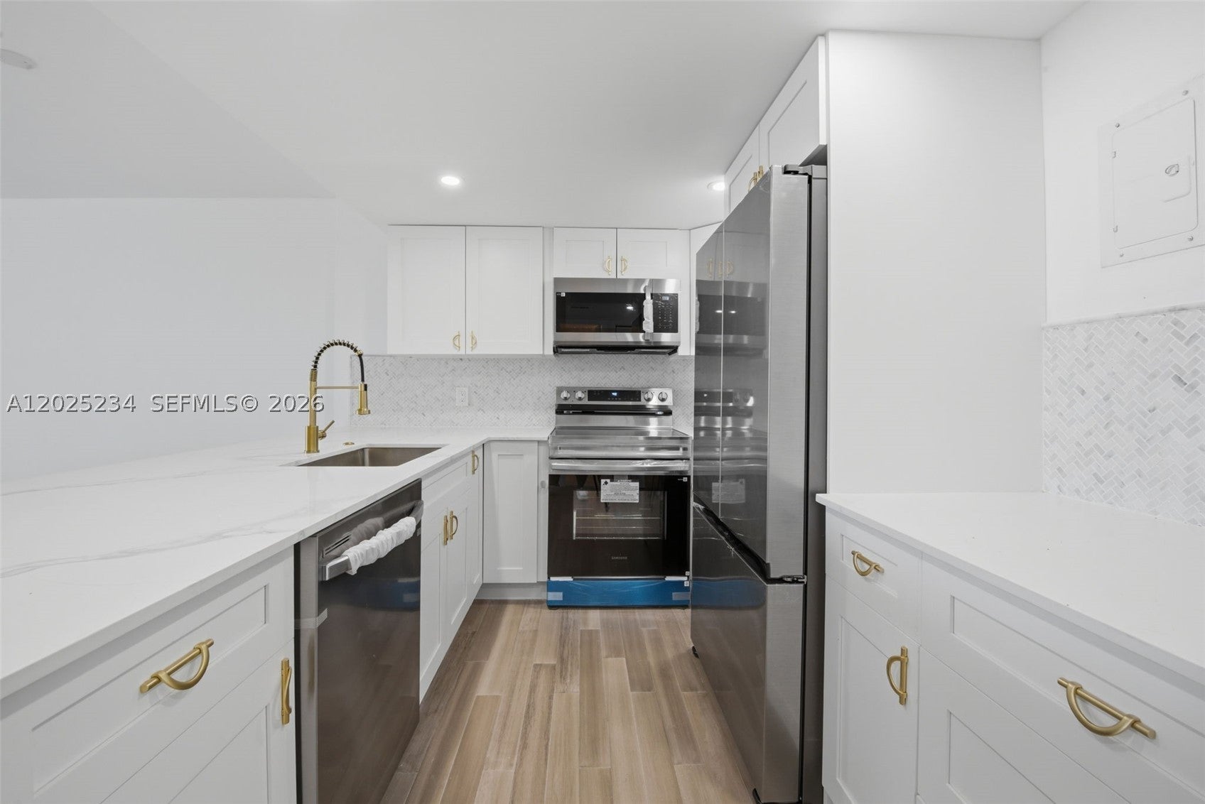5 Island Ave 2F