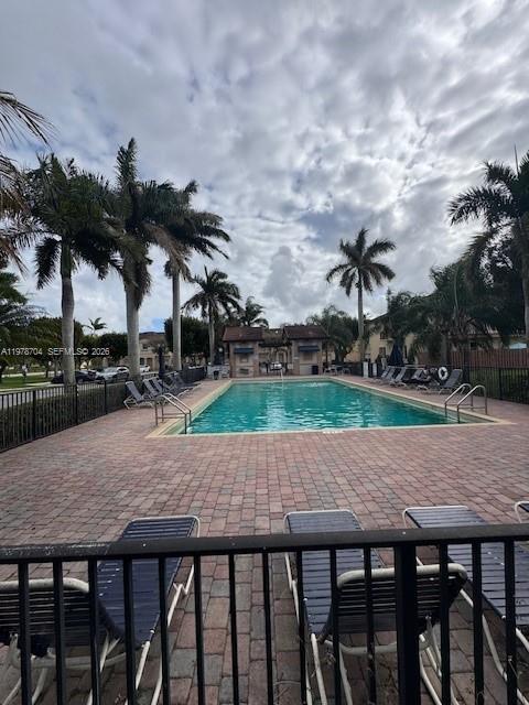 COURTS AT TUSCANY WEST - Residential