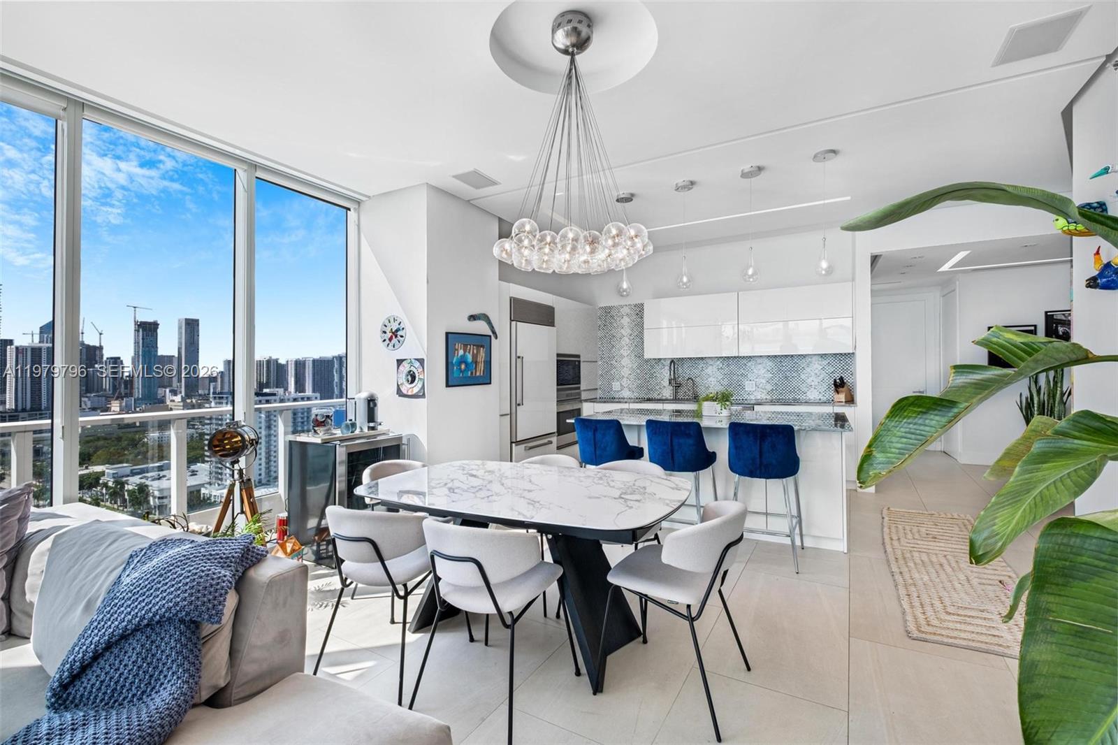 PARAMOUNT BAY CONDO - Residential