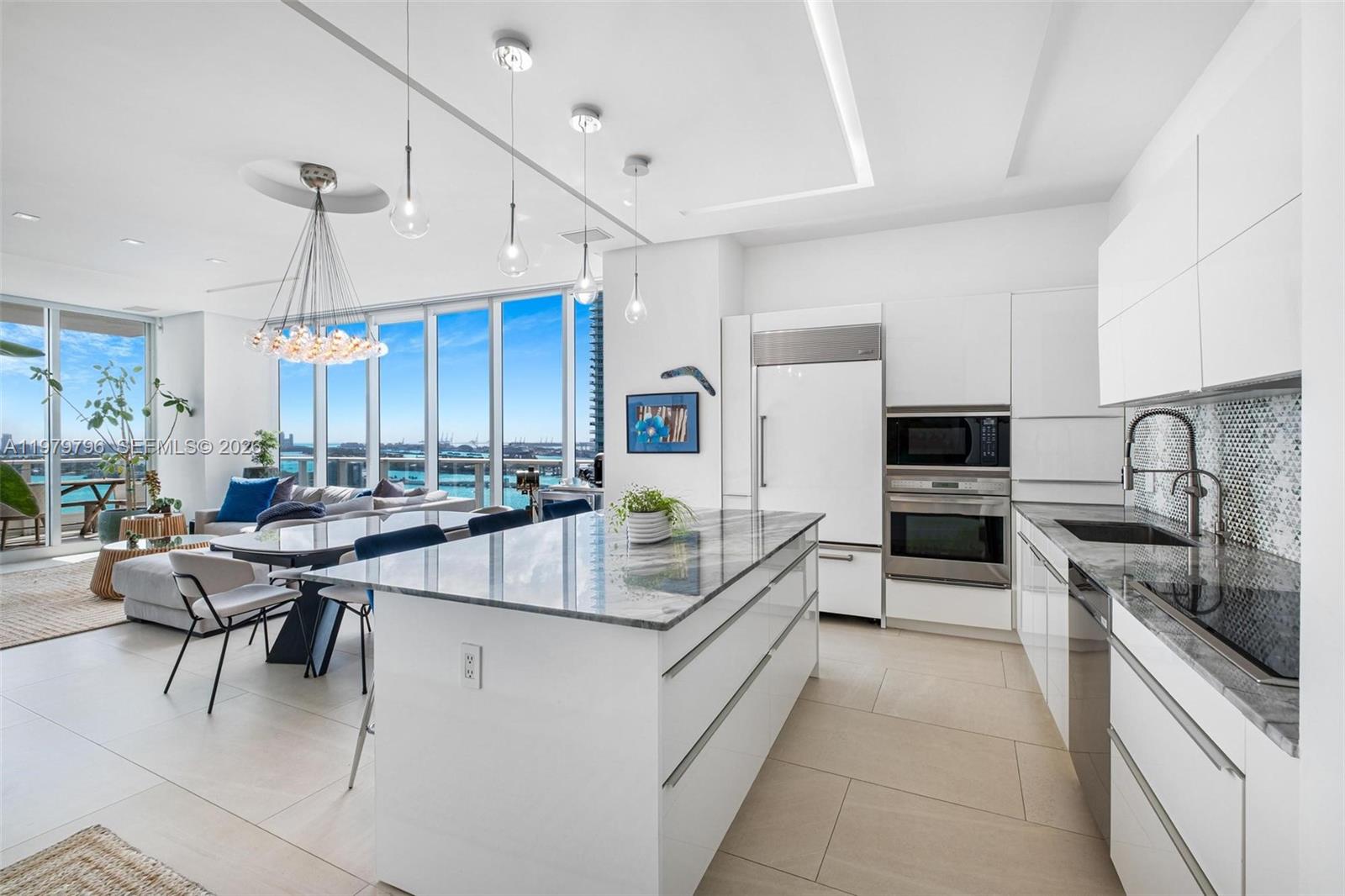 PARAMOUNT BAY CONDO - Residential