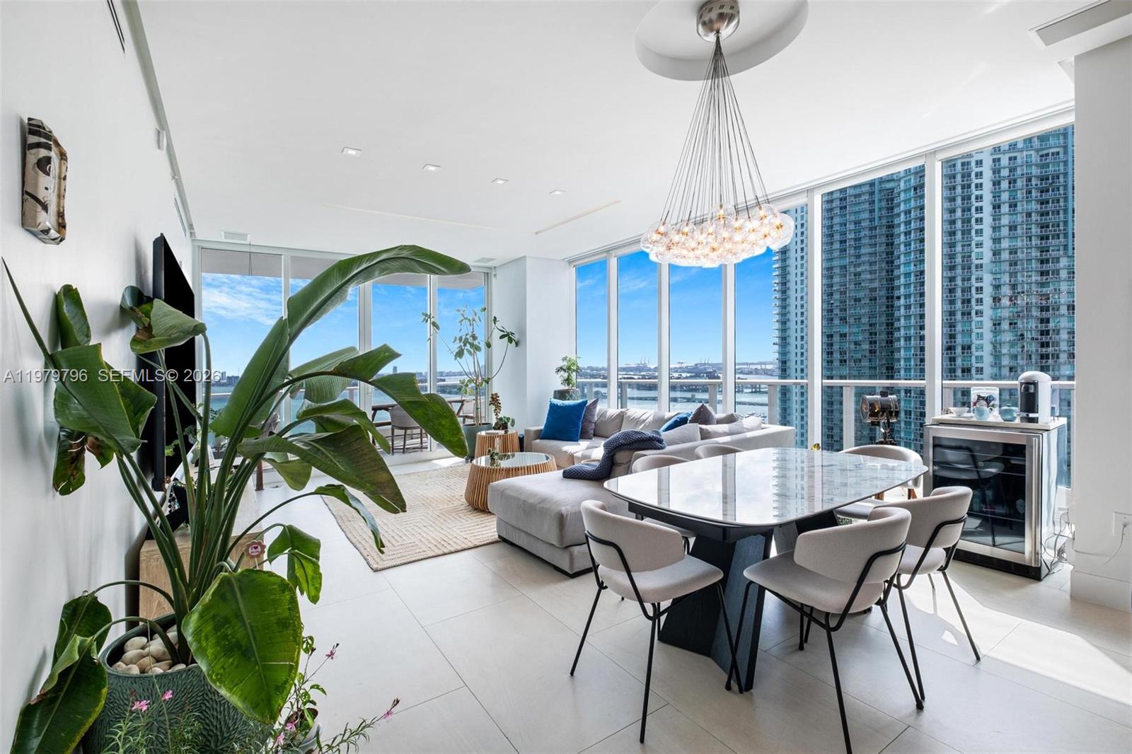 PARAMOUNT BAY CONDO - Residential