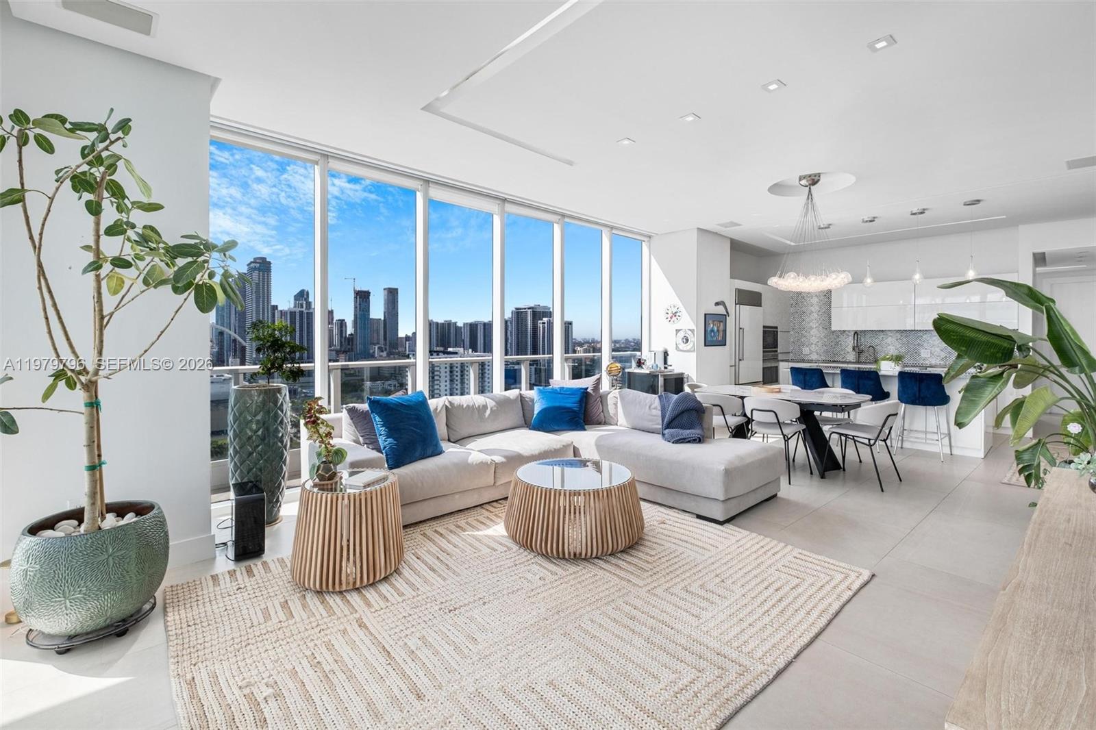 PARAMOUNT BAY CONDO - Residential