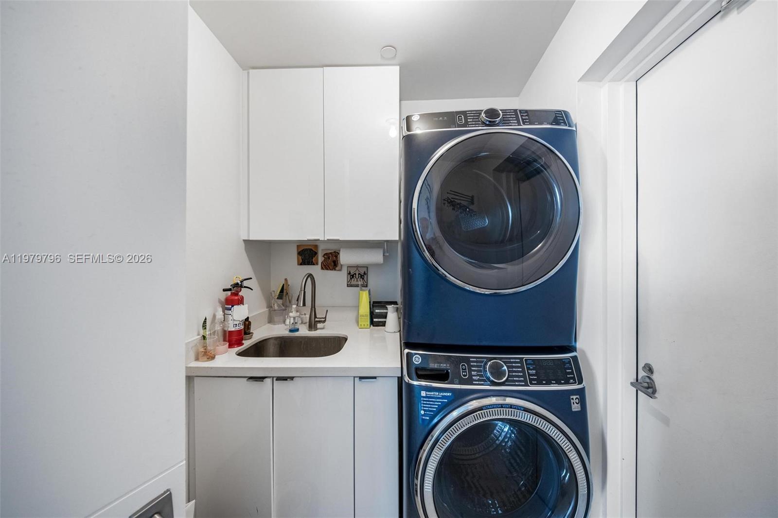 PARAMOUNT BAY CONDO - Residential