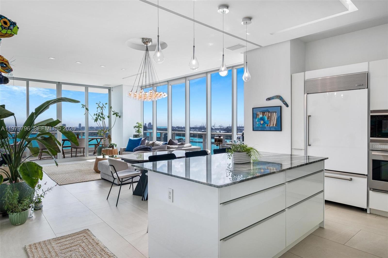 PARAMOUNT BAY CONDO - Residential