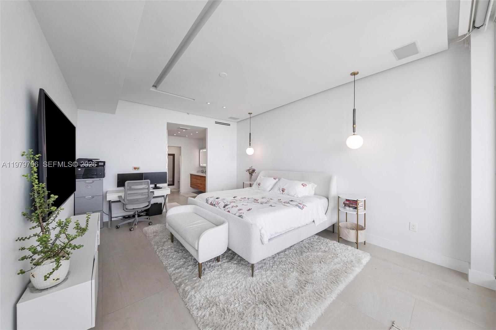 PARAMOUNT BAY CONDO - Residential