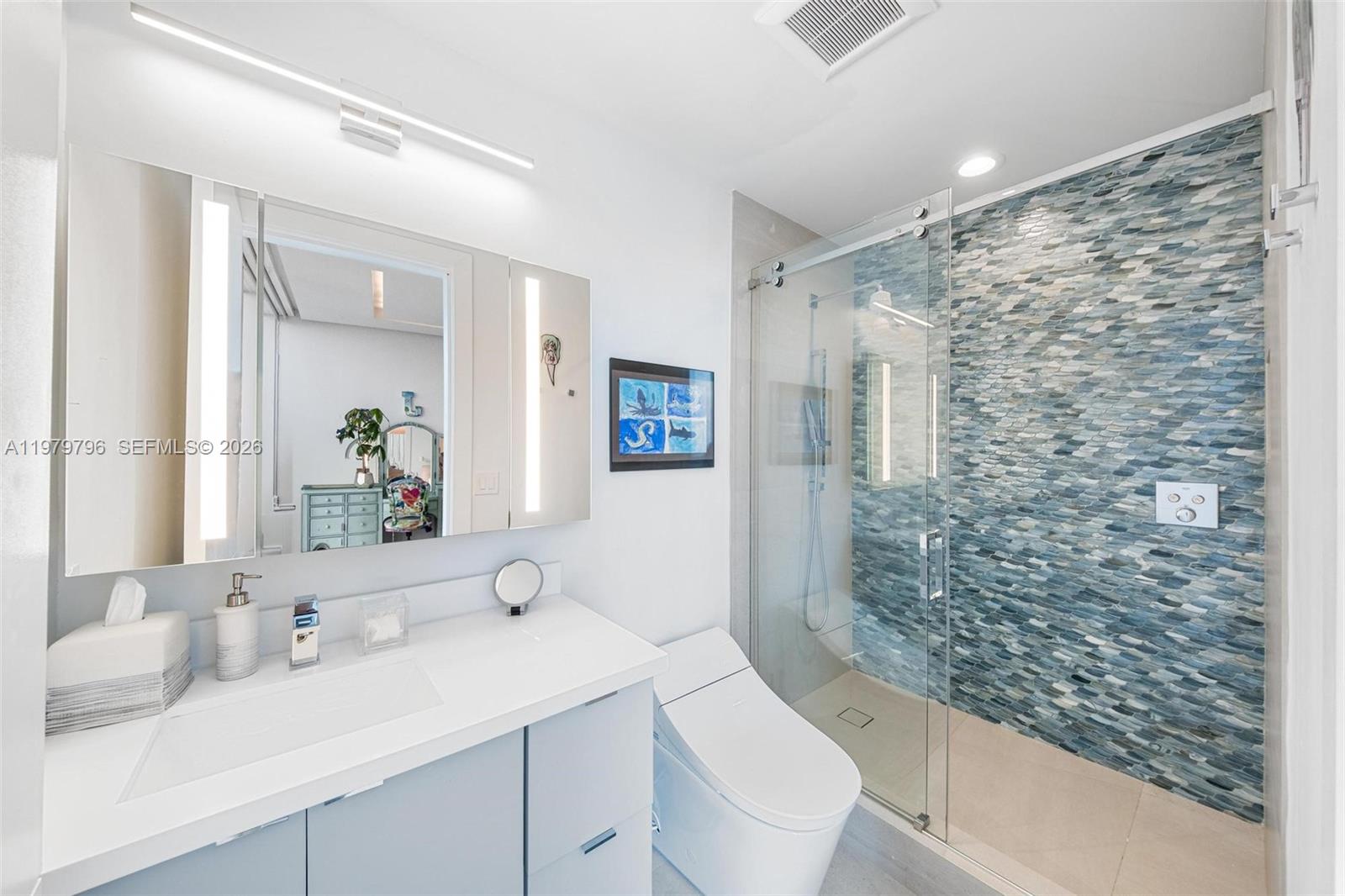 PARAMOUNT BAY CONDO - Residential