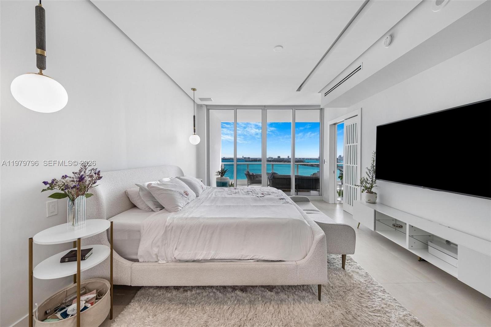 PARAMOUNT BAY CONDO - Residential
