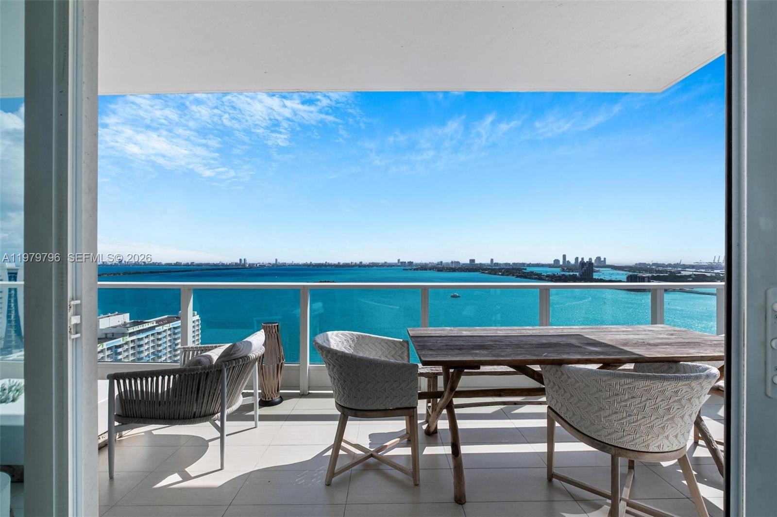 PARAMOUNT BAY CONDO - Residential