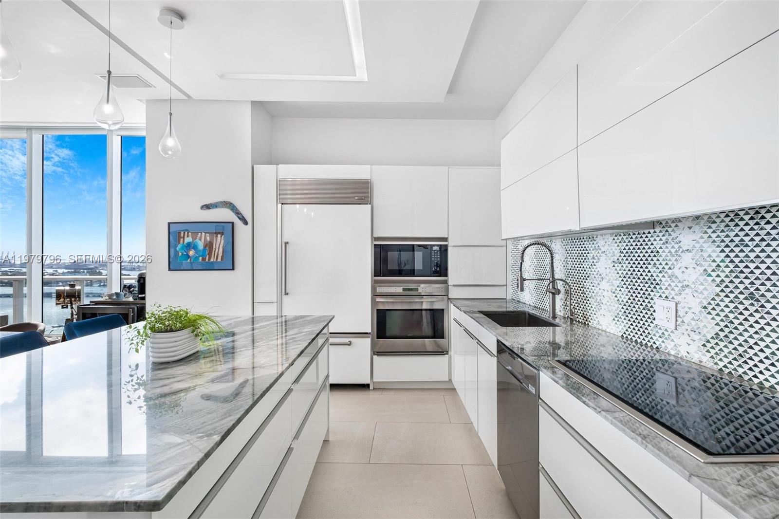 PARAMOUNT BAY CONDO - Residential