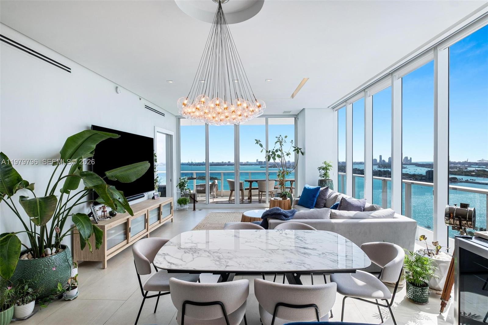 PARAMOUNT BAY CONDO - Residential