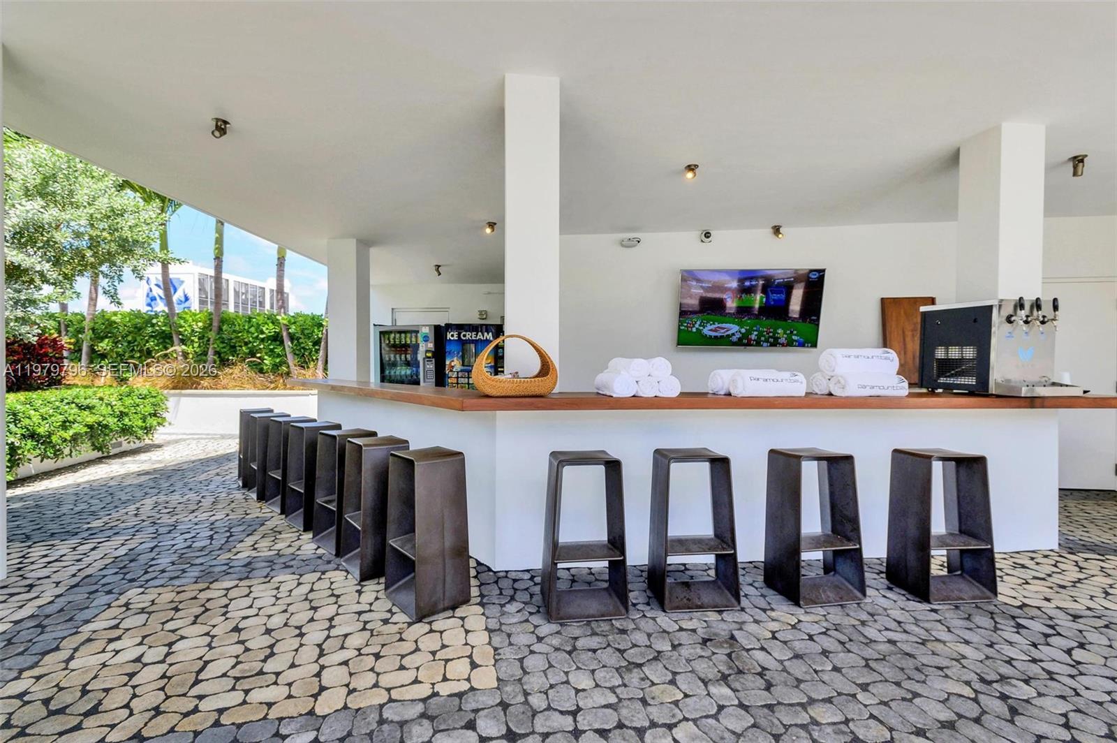 PARAMOUNT BAY CONDO - Residential