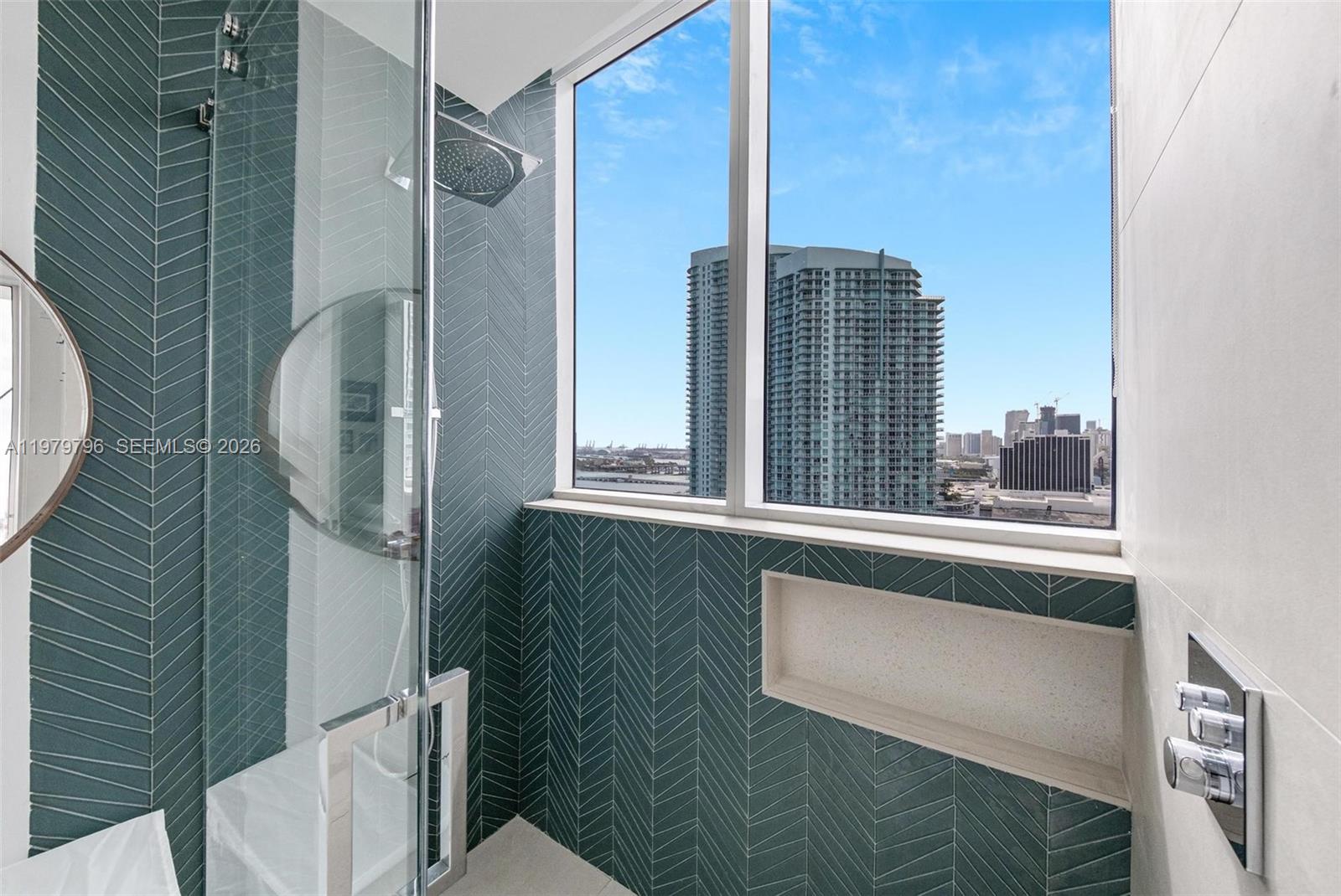 PARAMOUNT BAY CONDO - Residential