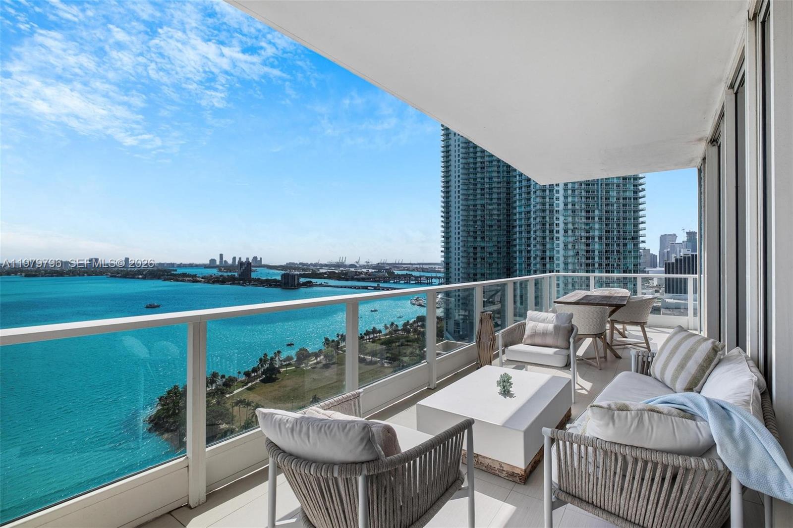 PARAMOUNT BAY CONDO - Residential